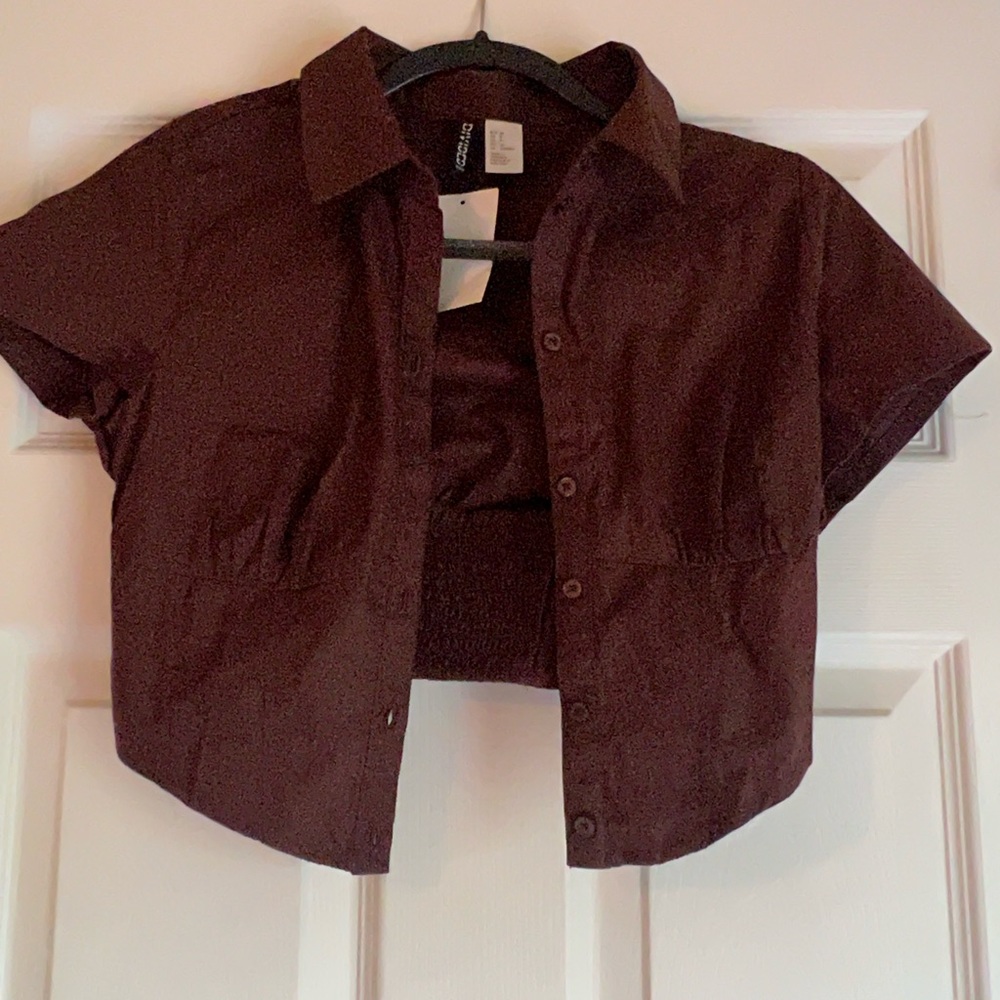 h&m cropped button up